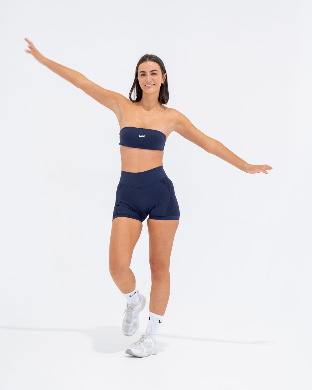 Seamless Contour Scrunch Shorts